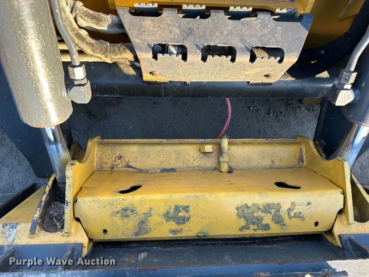 image for item DQ6447 2015 John Deere 333E tracked skid steer loader