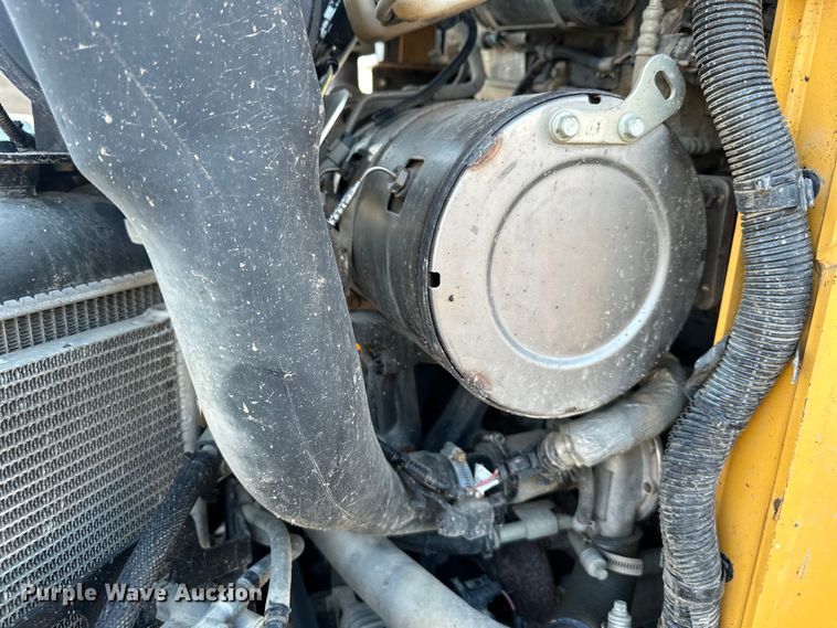 image for item DQ6447 2015 John Deere 333E tracked skid steer loader