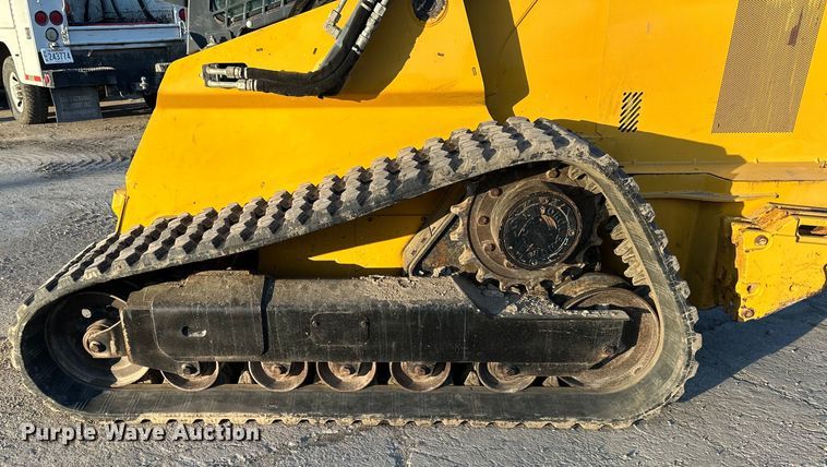 image for item DQ6447 2015 John Deere 333E tracked skid steer loader