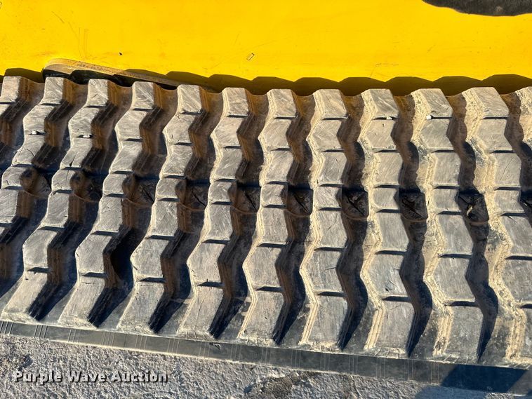 image for item DQ6447 2015 John Deere 333E tracked skid steer loader