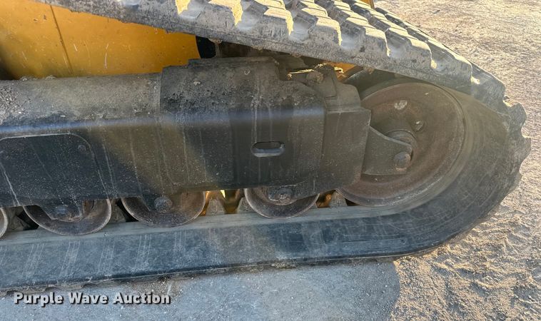 image for item DQ6447 2015 John Deere 333E tracked skid steer loader