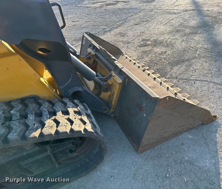 image for item DQ6448 2017 John Deere 333G tracked skid steer loader