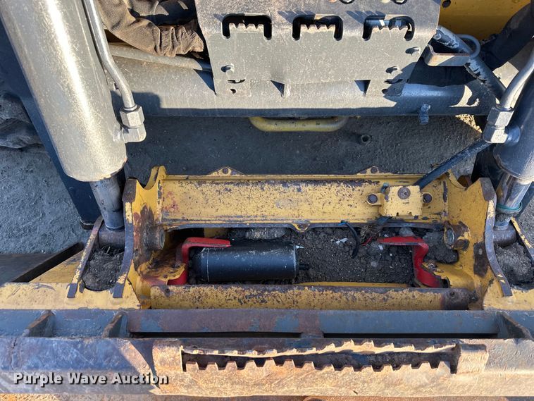 image for item DQ6448 2017 John Deere 333G tracked skid steer loader