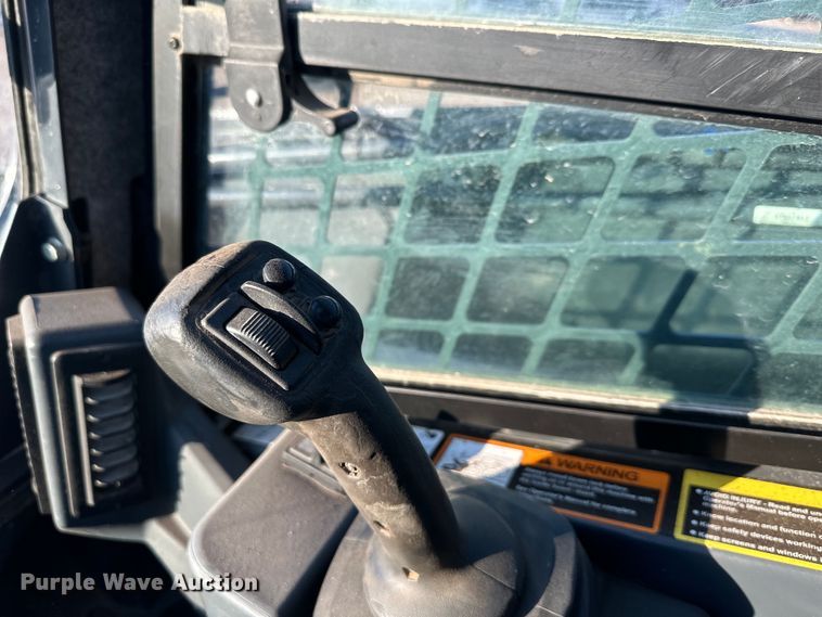 image for item DQ6448 2017 John Deere 333G tracked skid steer loader