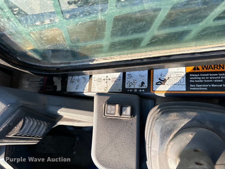 image for item DQ6448 2017 John Deere 333G tracked skid steer loader