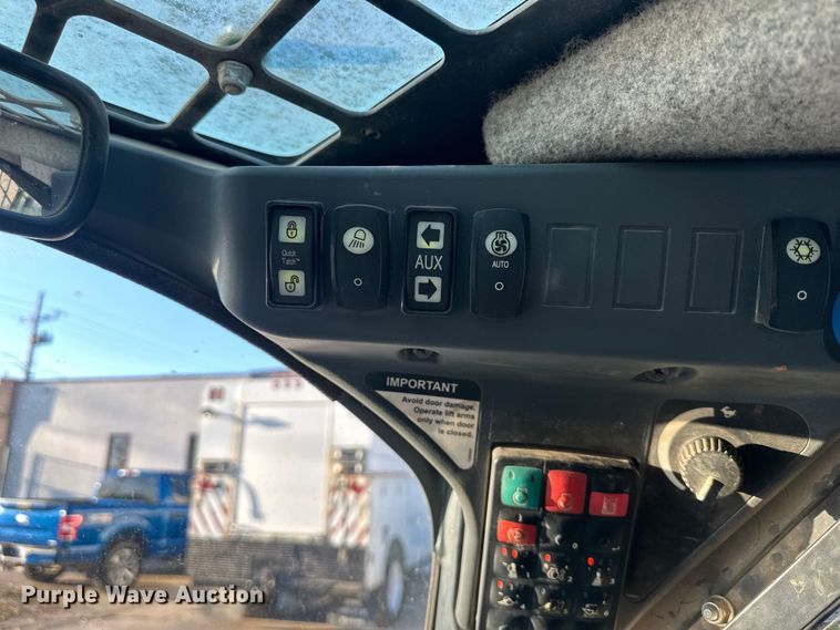 image for item DQ6448 2017 John Deere 333G tracked skid steer loader