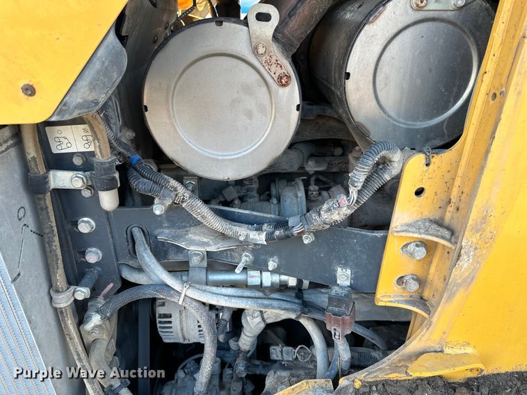 image for item DQ6448 2017 John Deere 333G tracked skid steer loader