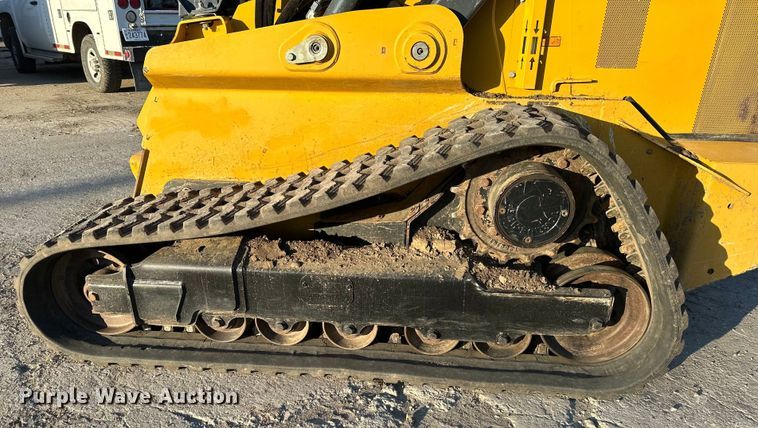 image for item DQ6448 2017 John Deere 333G tracked skid steer loader