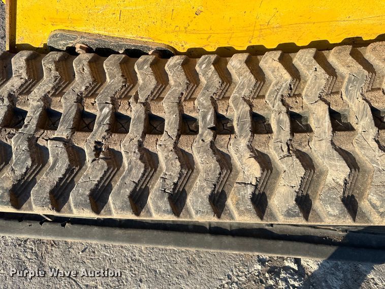 image for item DQ6448 2017 John Deere 333G tracked skid steer loader