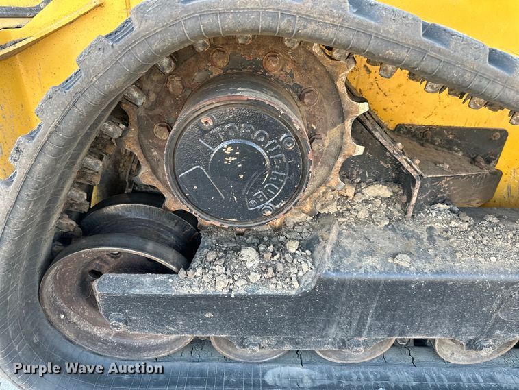 image for item DQ6448 2017 John Deere 333G tracked skid steer loader