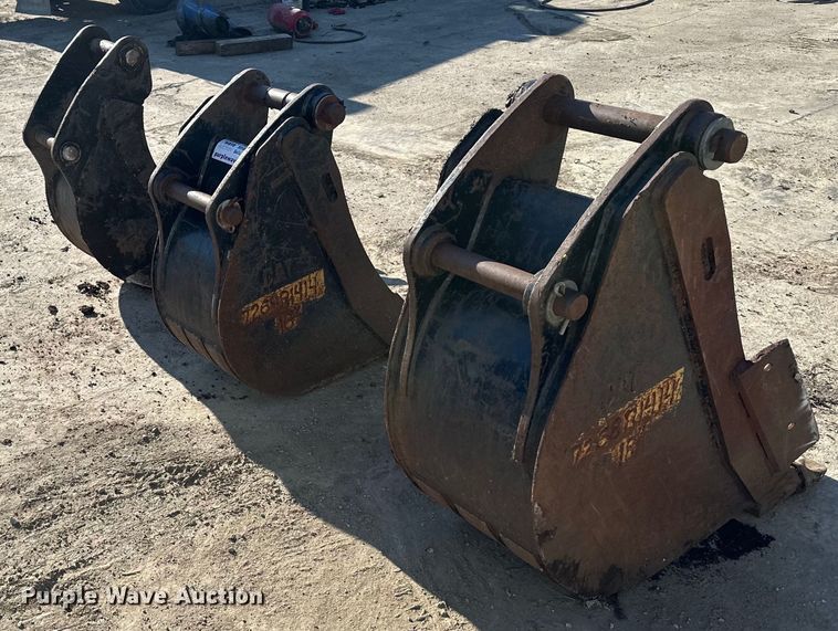 image for item DQ6450 (3) Caterpillar buckets 