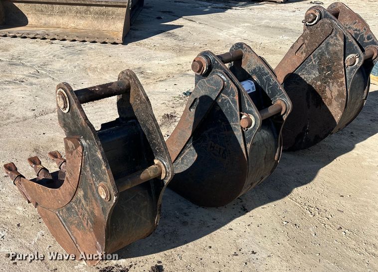 image for item DQ6450 (3) Caterpillar buckets 