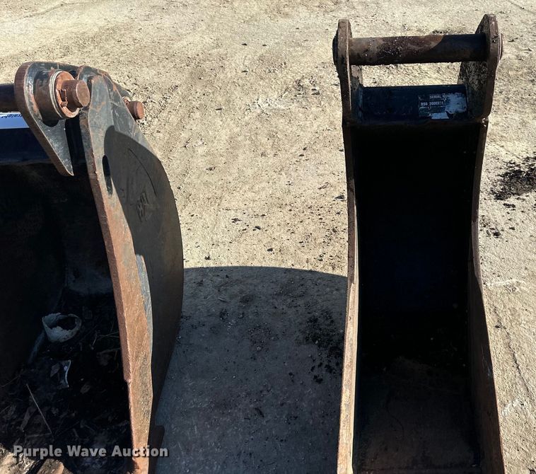 image for item DQ6450 (3) Caterpillar buckets 