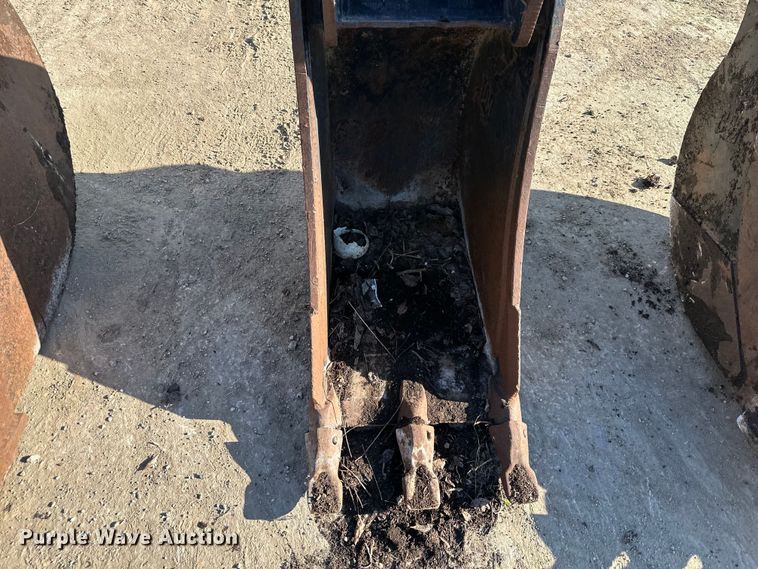 image for item DQ6450 (3) Caterpillar buckets 