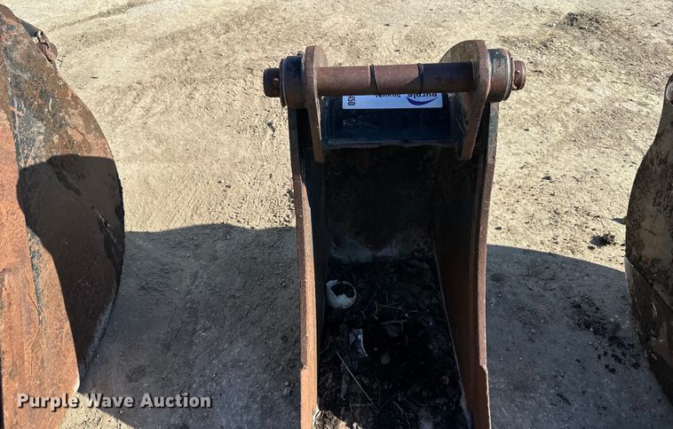 image for item DQ6450 (3) Caterpillar buckets 