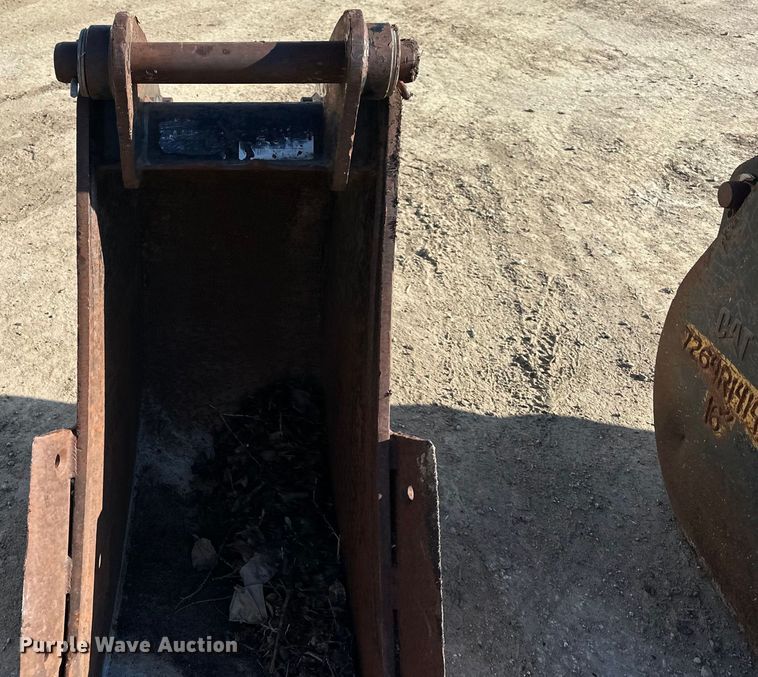 image for item DQ6450 (3) Caterpillar buckets 