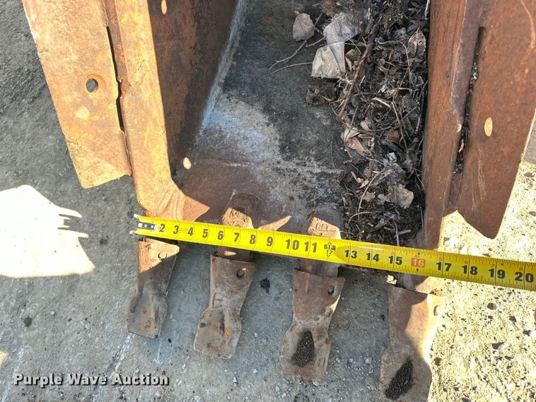 image for item DQ6450 (3) Caterpillar buckets 