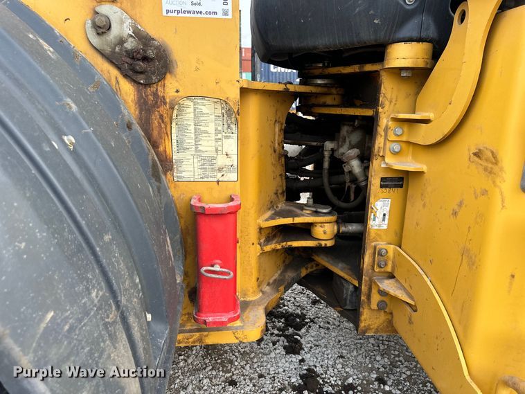 image for item DQ6457 2017 John Deere 824K II wheel loader