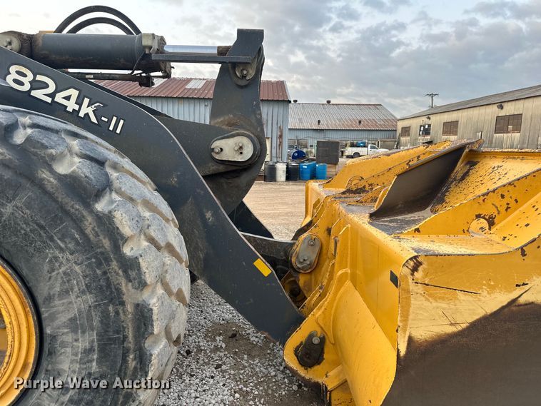 image for item DQ6457 2017 John Deere 824K II wheel loader
