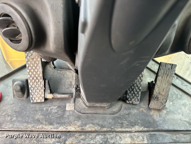 image for item DQ6457 2017 John Deere 824K II wheel loader