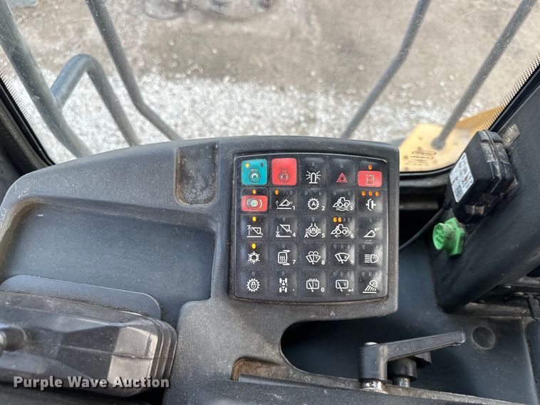 image for item DQ6457 2017 John Deere 824K II wheel loader