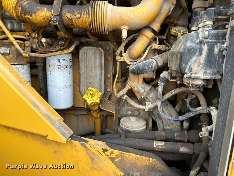 image for item DQ6457 2017 John Deere 824K II wheel loader