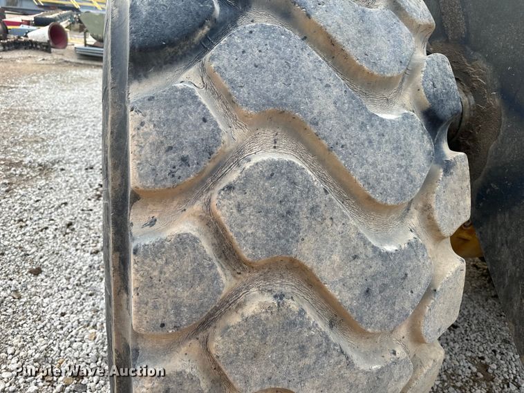 image for item DQ6457 2017 John Deere 824K II wheel loader