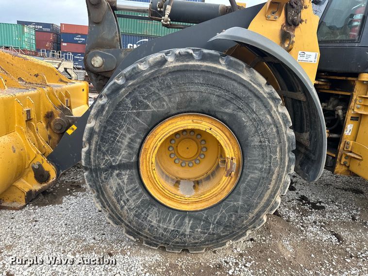 image for item DQ6457 2017 John Deere 824K II wheel loader