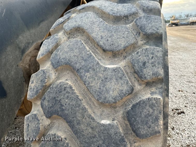 image for item DQ6457 2017 John Deere 824K II wheel loader