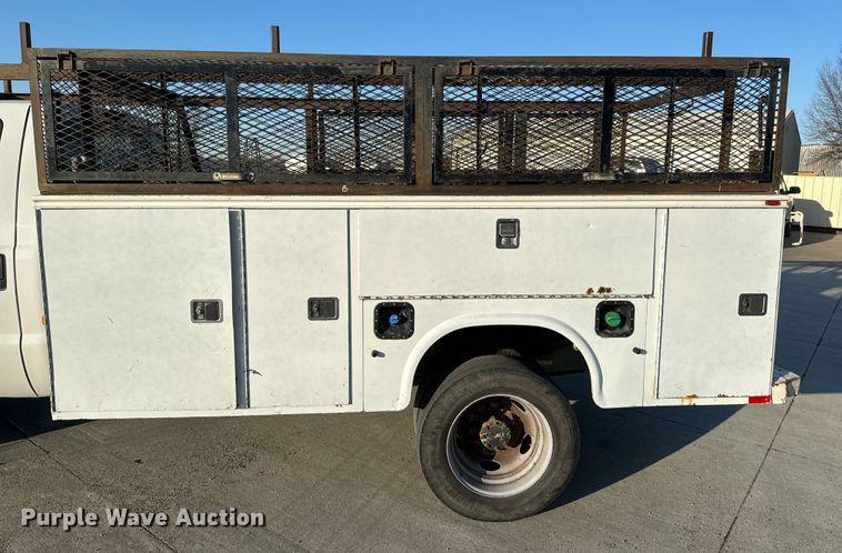 image for item DQ6759 2016 Ford F450 Super Duty utility / service truck