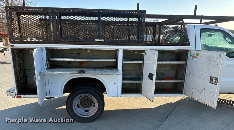 image for item DQ6759 2016 Ford F450 Super Duty utility / service truck