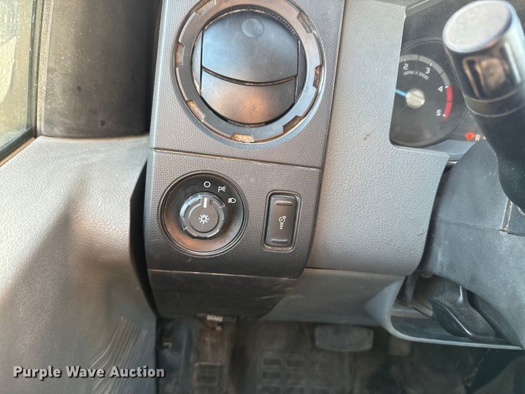 image for item DQ6759 2016 Ford F450 Super Duty utility / service truck