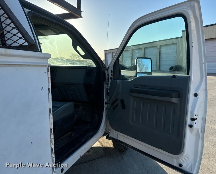 image for item DQ6759 2016 Ford F450 Super Duty utility / service truck