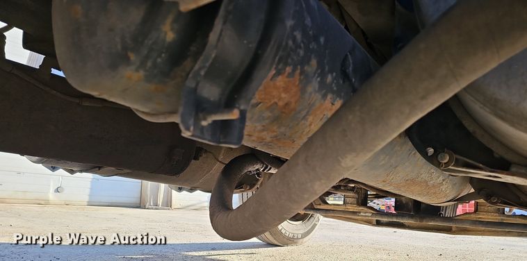 image for item DQ8583 2005 Sterling A9500 semi truck