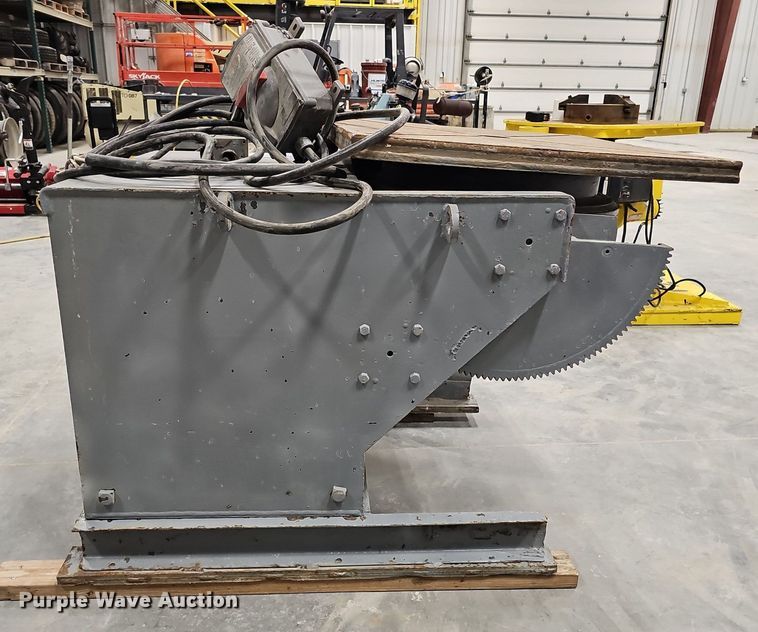image for item DQ8594 1962 Aronson HD25 welding positioner