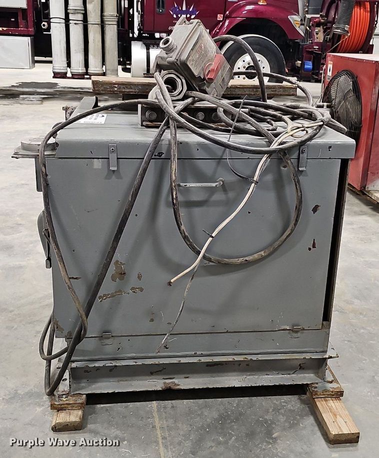 image for item DQ8594 1962 Aronson HD25 welding positioner