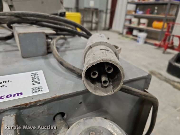 image for item DQ8594 1962 Aronson HD25 welding positioner