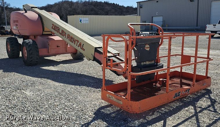image for item DQ8598 2000 JLG Lift 600S boom lift