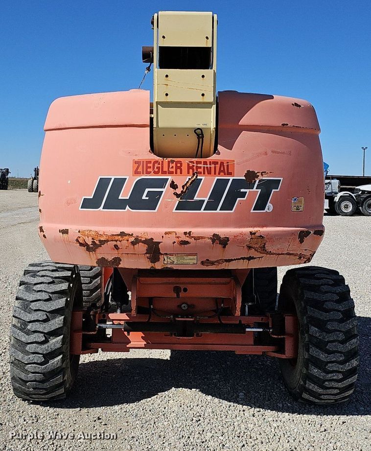 image for item DQ8598 2000 JLG Lift 600S boom lift