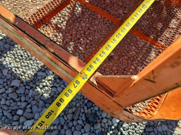 image for item DQ8598 2000 JLG Lift 600S boom lift