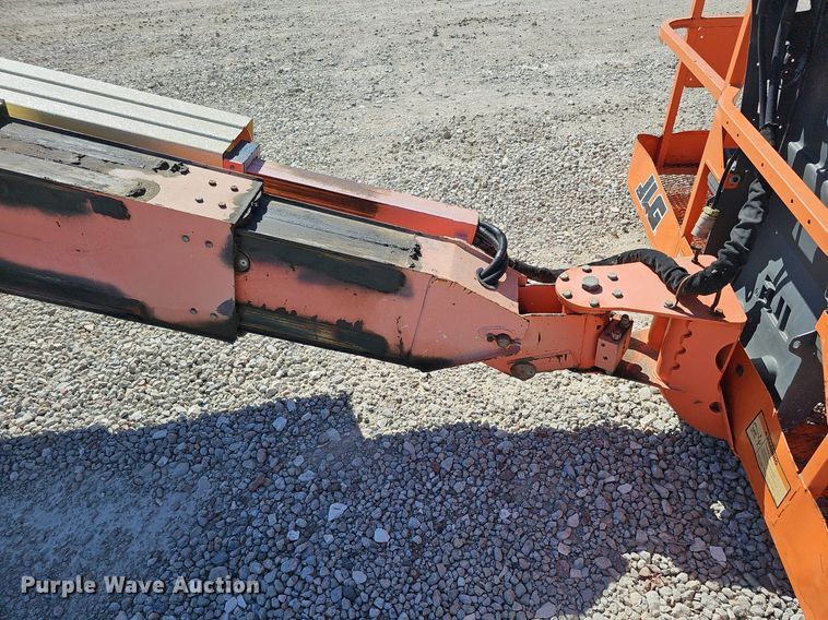 image for item DQ8598 2000 JLG Lift 600S boom lift