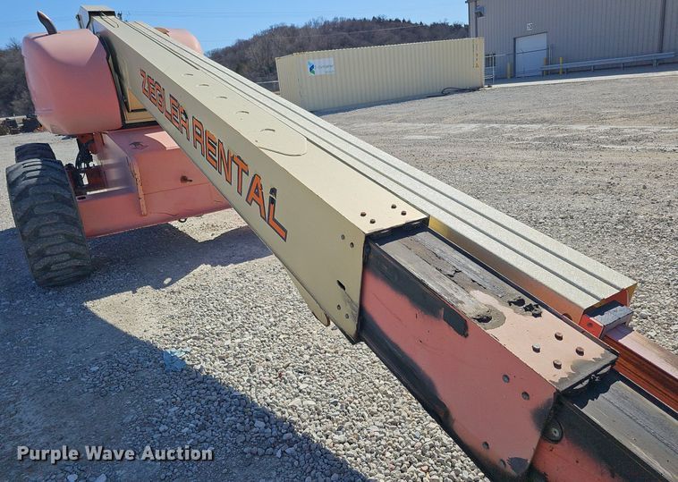 image for item DQ8598 2000 JLG Lift 600S boom lift