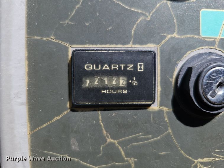 image for item DQ8598 2000 JLG Lift 600S boom lift