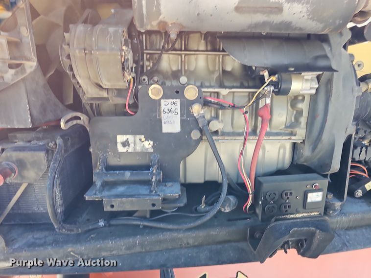 image for item DQ8598 2000 JLG Lift 600S boom lift