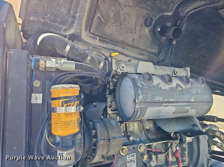 image for item DQ8598 2000 JLG Lift 600S boom lift