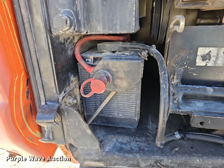 image for item DQ8598 2000 JLG Lift 600S boom lift