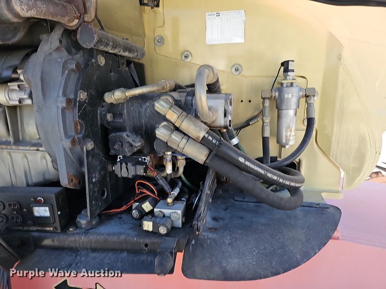 image for item DQ8598 2000 JLG Lift 600S boom lift