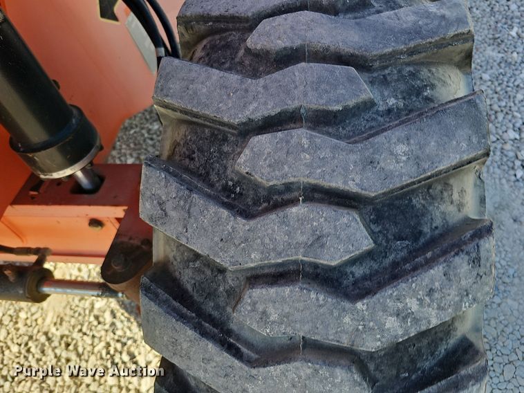 image for item DQ8598 2000 JLG Lift 600S boom lift