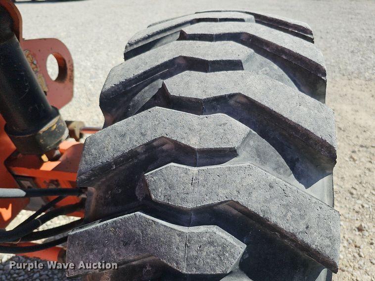 image for item DQ8598 2000 JLG Lift 600S boom lift