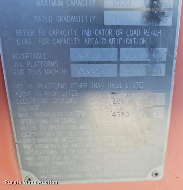 image for item DQ8598 2000 JLG Lift 600S boom lift